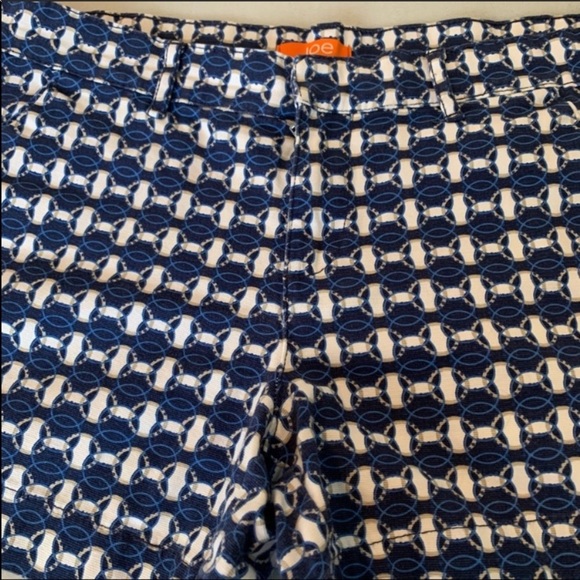 🌺Blue & White shorts from Joe Fresh - Picture 2 of 5